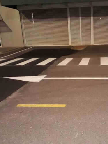 Setas e Faixas de Pedestres