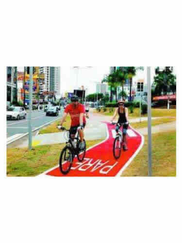Ciclovia Pequena com Sinalização Moderna