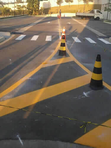 Cones e Tachões Para Vielas e Ruas