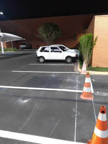 Cones e Pinturas de Asfalto para Sinalização